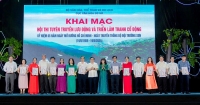 Lãnh đạo Cục Văn hóa cơ sở và tỉnh Nghệ An trao lệnh xuất quân cho Lãnh đạo các Đội tuyên truyền lưu động tham gia Hội thi
