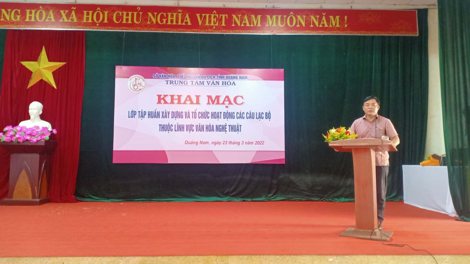 Ông Tào Viết Hải - Phó Giám đốc Sở Văn hóa, Thể thao và Du lịch phát biểu chỉ đạo tại lễ khai mạc lớp tập huấn