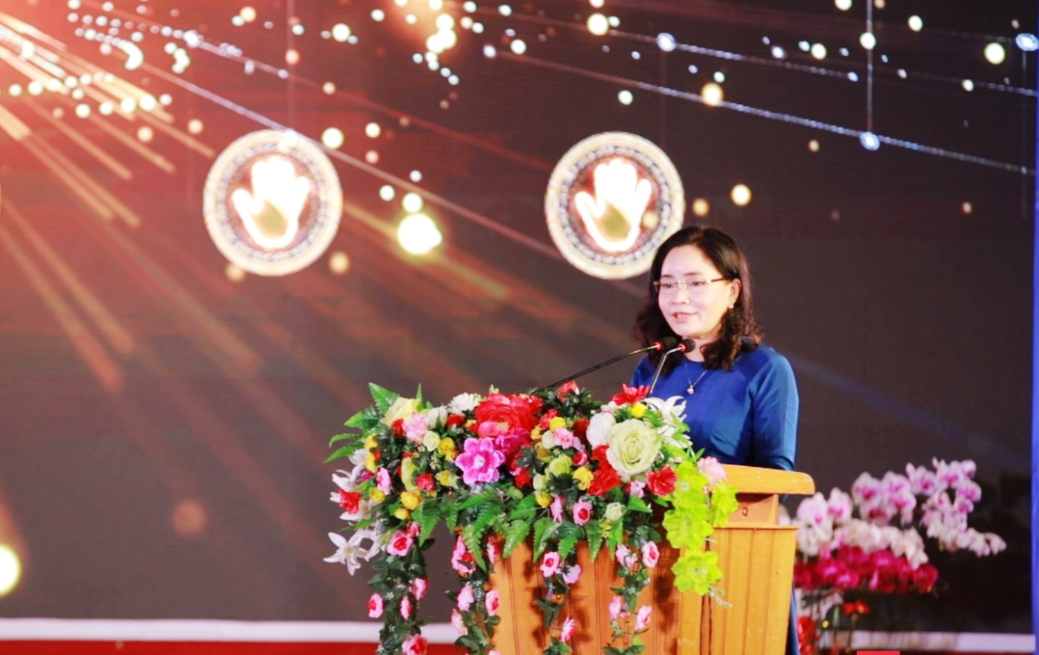 Thứ trưởng Bộ Văn hóa, Thể thao và Du lịch Trịnh Thị Thủy phát biểu tại Lễ Khai mạc Liên hoan Diễn xướng dân gian văn hóa các dân tộc khu vực Trường Sơn   Tây Nguyên lần III năm 2022