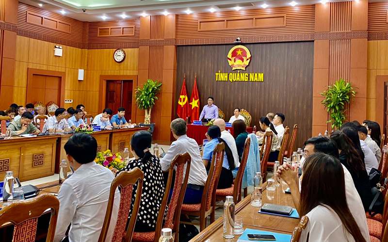 Đồng chí Trần Văn Tân - Ủy viên Ban Thường vụ Tỉnh ủy, Phó Chủ tịch UBND tỉnh phát biểu tại hội nghị