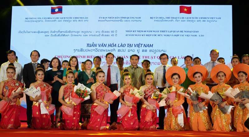 Chương trình biểu diễn của Đoàn Nghệ thuật Quốc gia Lào thắt chặt hơn nữa mối quan hệ hữu nghị, đoàn kết đặc biệt hai nước anh em Việt Nam - Lào