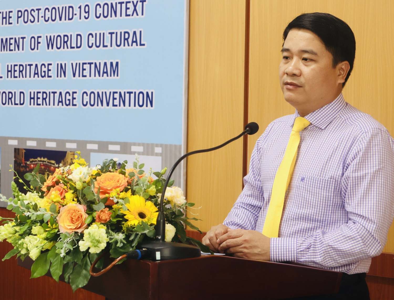 Đồng chí Trần Văn Tân - Ủy viên Ban Thường vụ Tỉnh ủy, Phó Chủ tịch UBND tỉnh Quảng Nam phát biểu tại hôi thảo