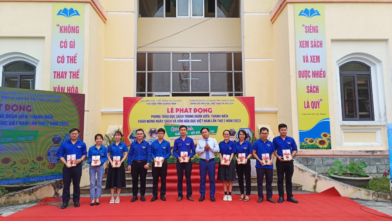Phát động Phong trào đọc sách trong đoàn viên thanh niên và chào mừng Ngày sách và văn hóa đọc Việt Nam (21/4)