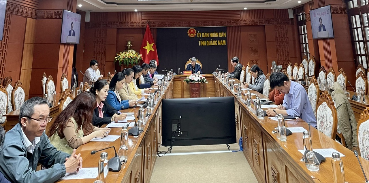 Phó Chủ tịch UBND tỉnh Hồ Quang Bửu chủ trì tại đầu cầu Quảng Nam Ảnh X H