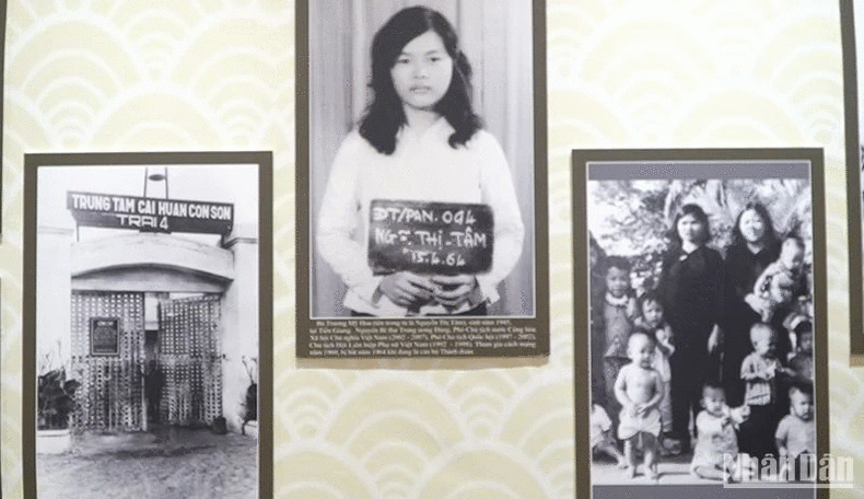 Không gian trưng bày với nhiều hình ảnh và hiện vật phản ánh những cống hiến, hy sinh của các anh hùng liệt sĩ, các Mẹ Việt Nam Anh hùng
