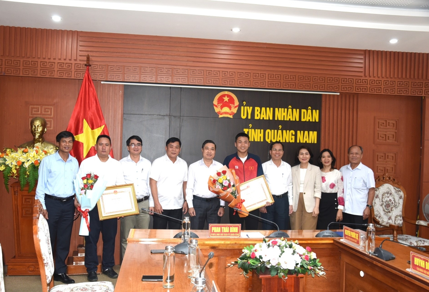 Khen thưởng VĐV Huỳnh Đỗ Đạt đạt huy chương vàng thế giới môn Wushu