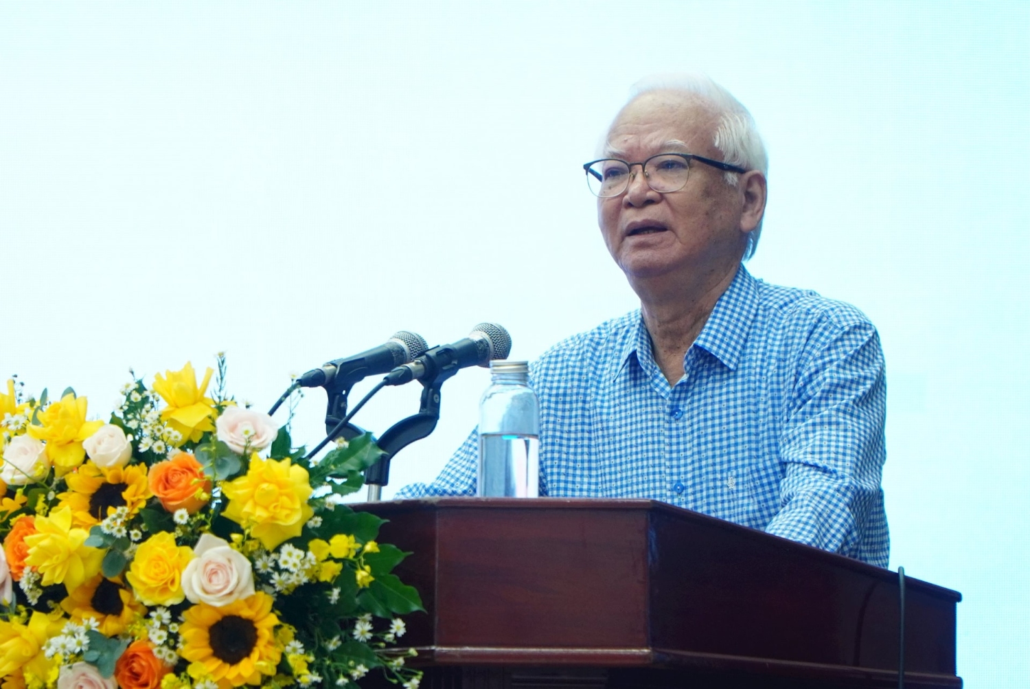 Nhà báo Lê Hoàng Linh nguyên Giám đốc Đài PT TH Quảng Nam phát biểu tại lễ kỷ niệm 